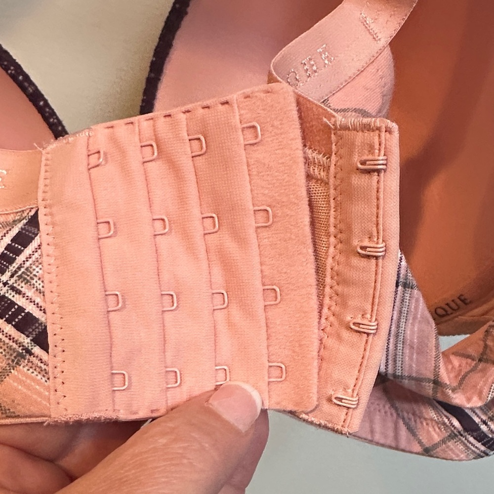 Cacique Pink Plaid Lace Trim Plunge Underwire Bra 44D - Picture 3 of 4